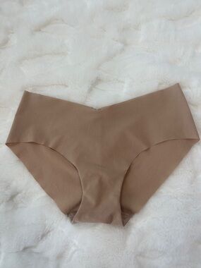 2017 Victoria’s Secret No Show Hiphugger Panty S